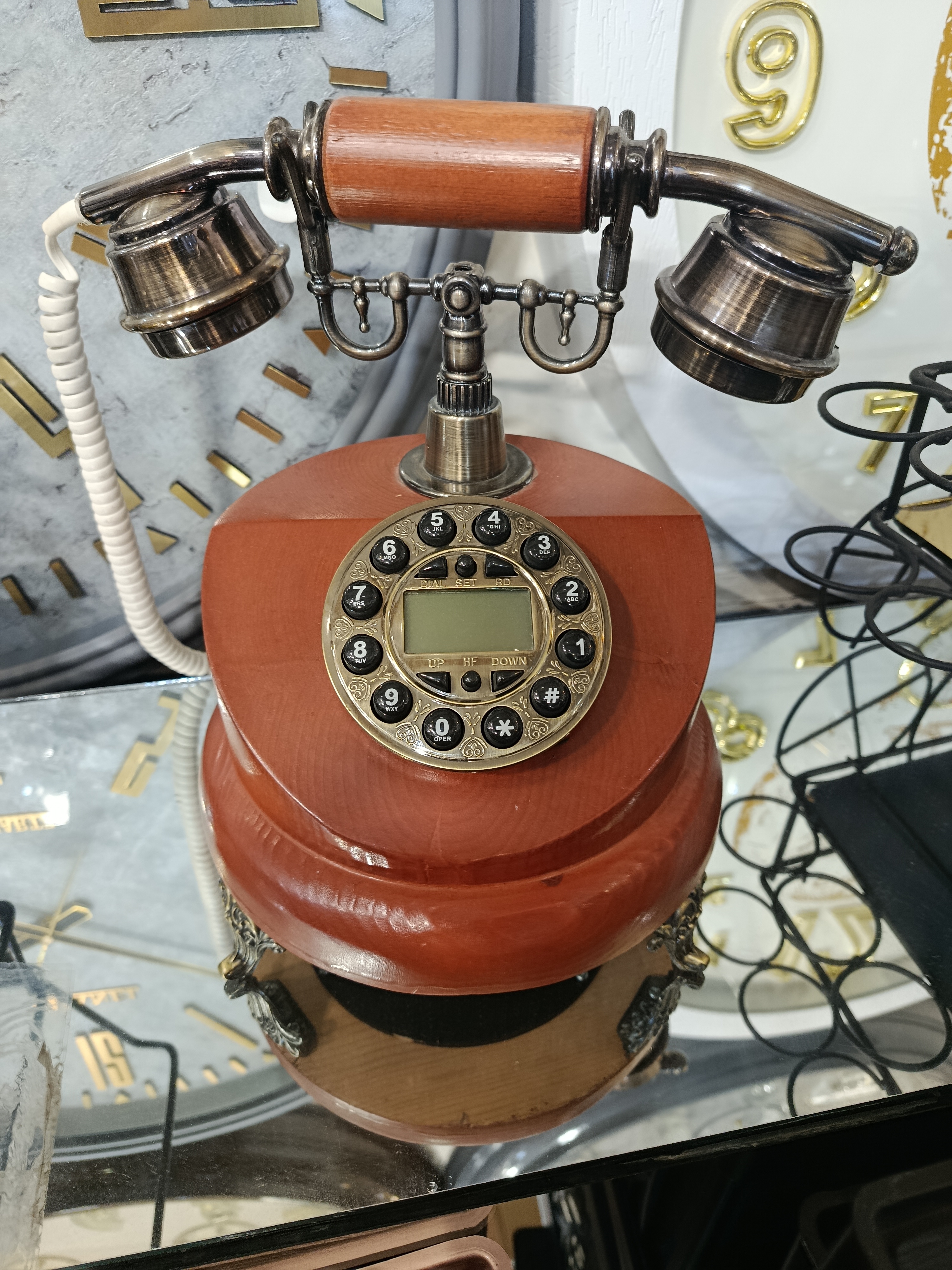 تلفن رومیزی کلاسیک